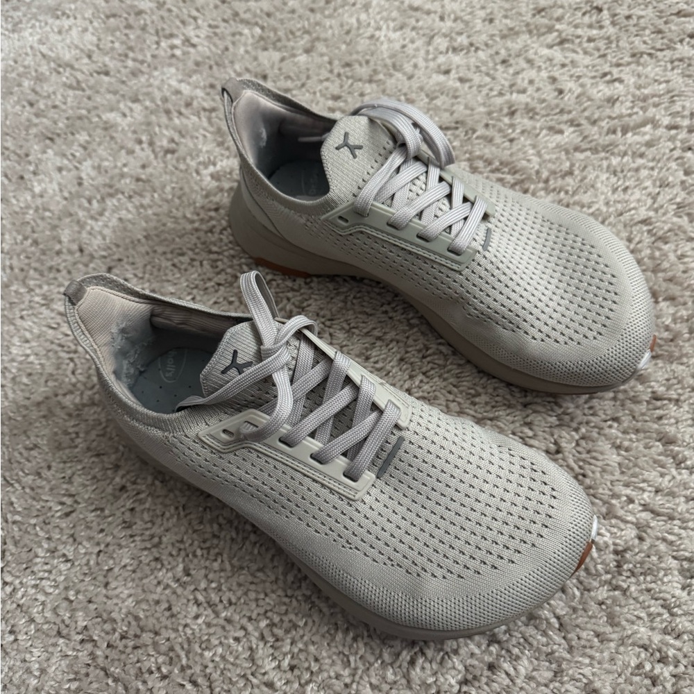 Flux Running Shoes✨